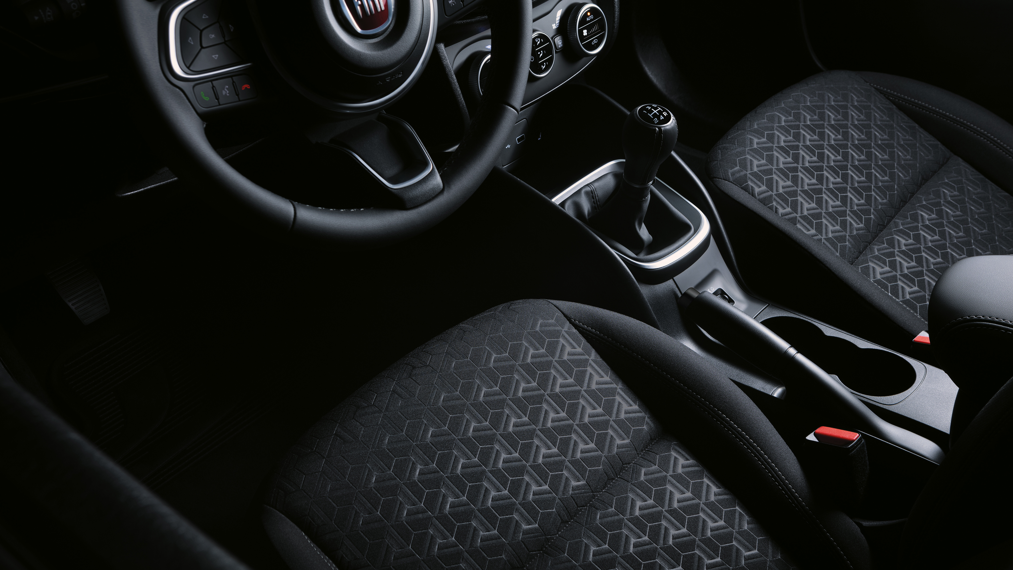 2020 Fiat Tipo Life - front seats