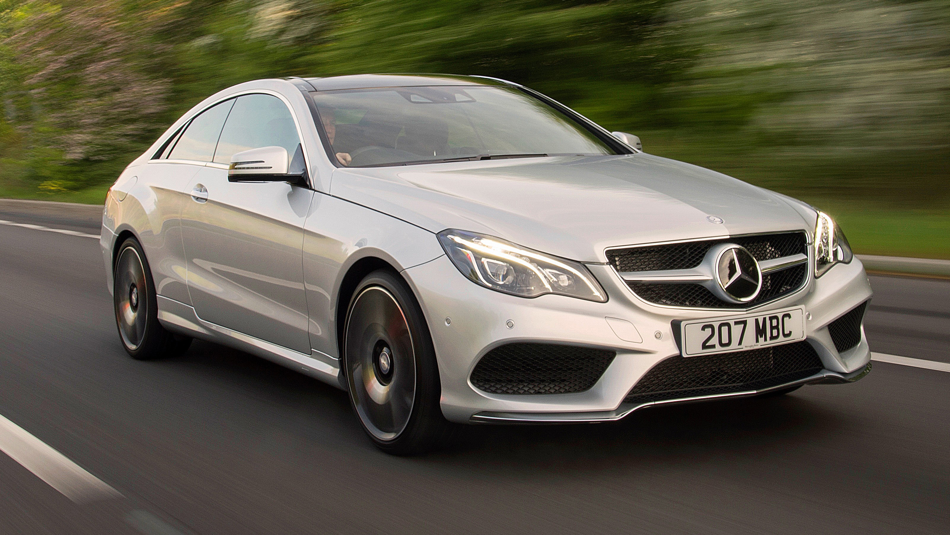 Mercedes E 400 Coupe - front 3/4 dynamic 