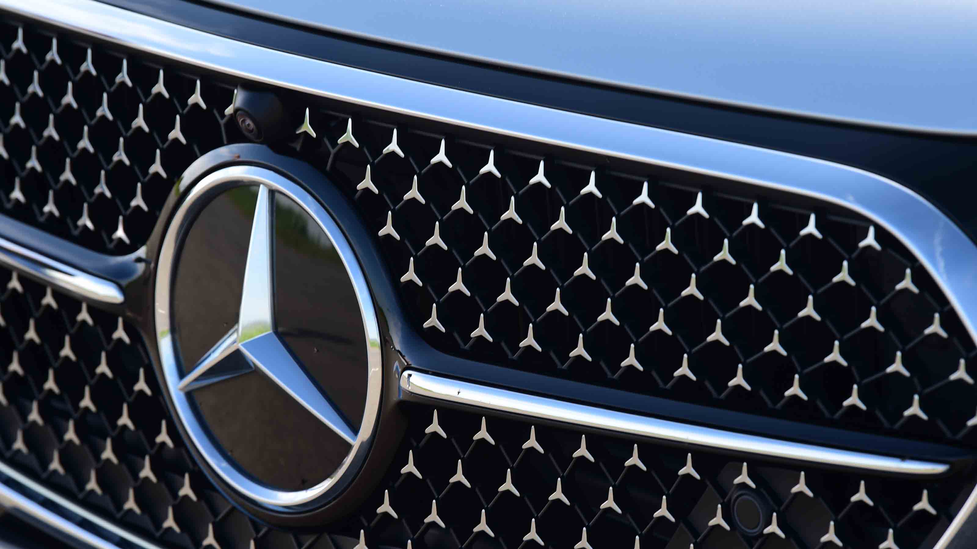 Mercedes E-Class badge