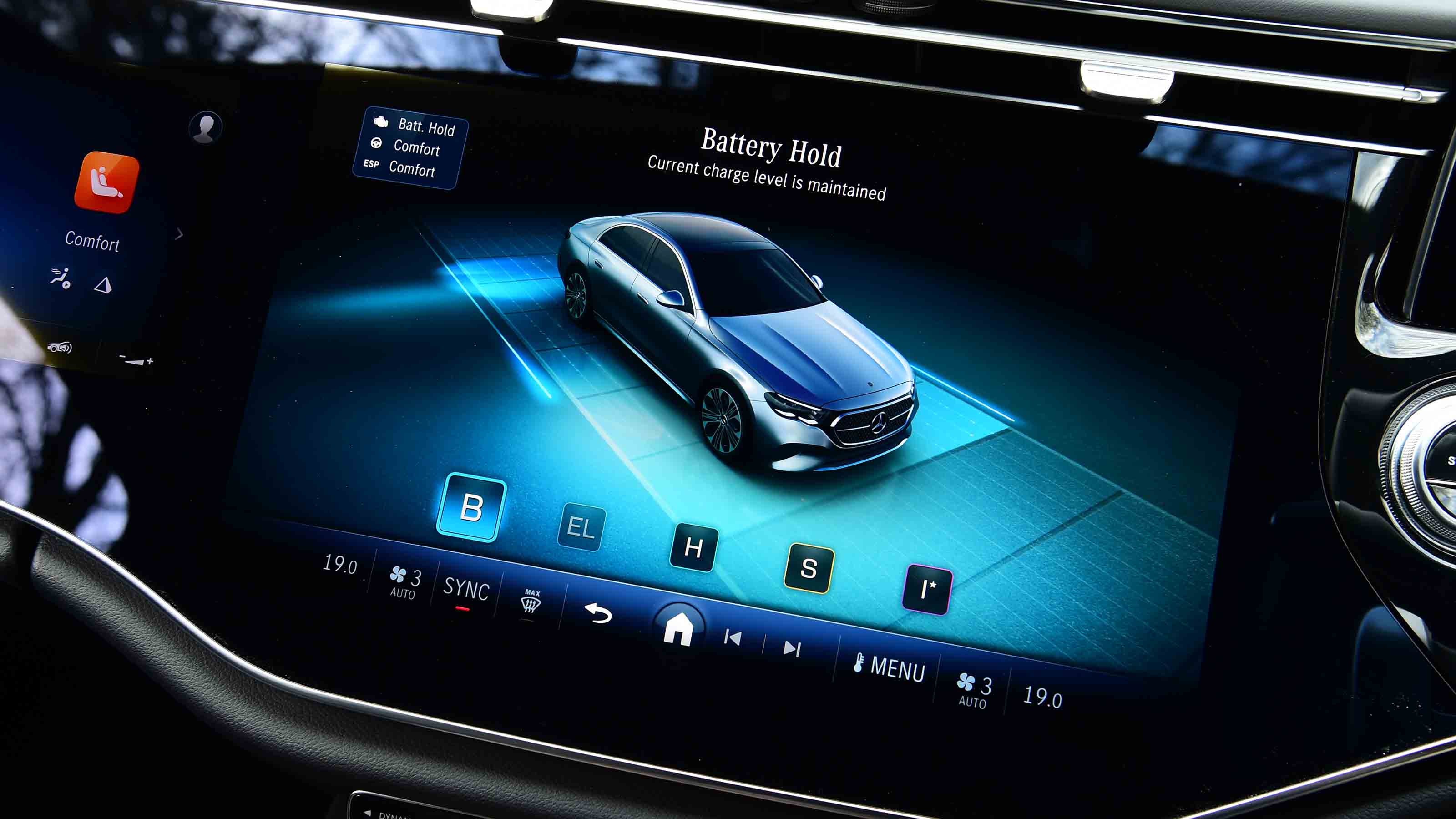 Mercedes E-Class screen