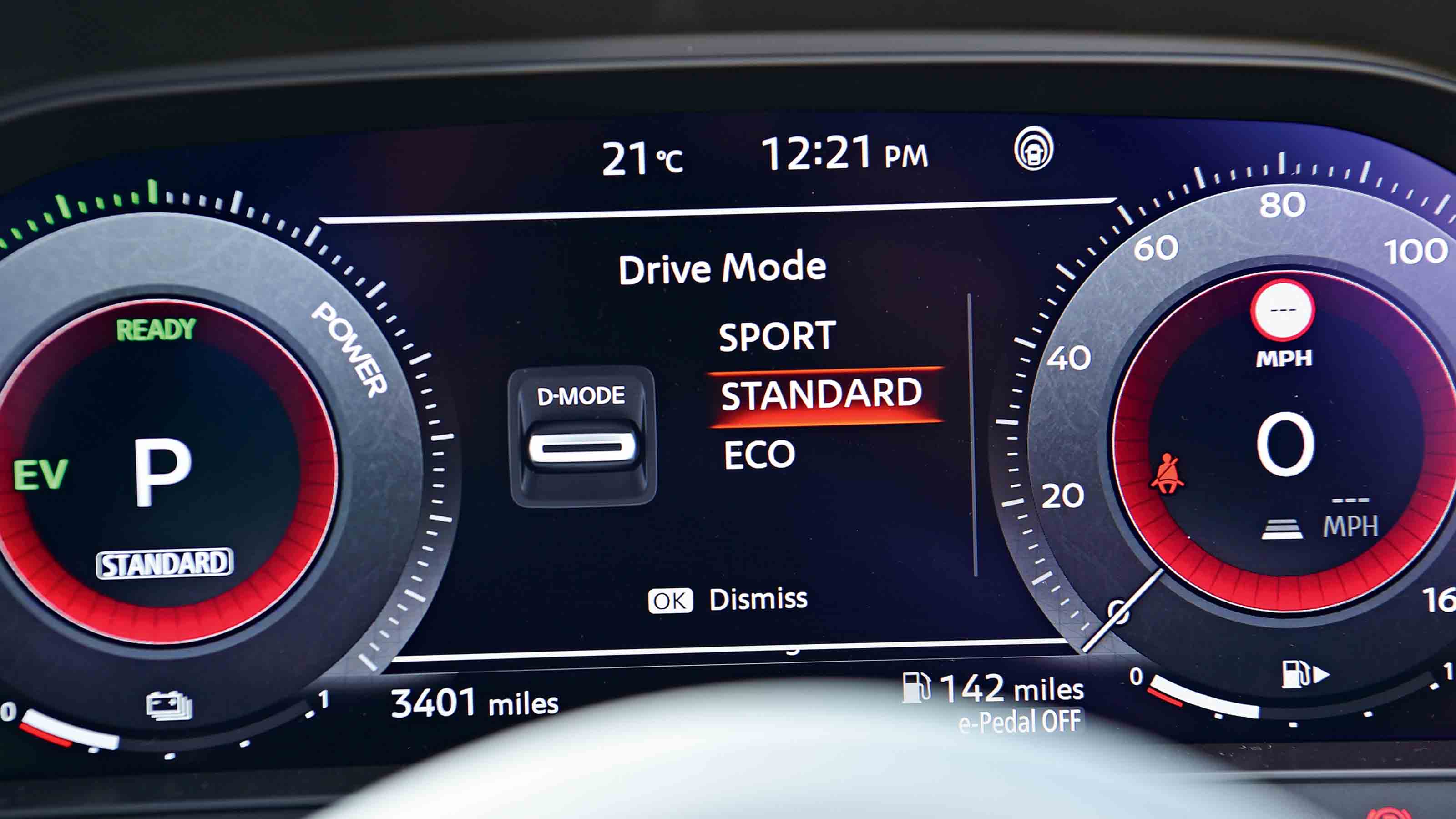 Nissan Juke UK driver's display