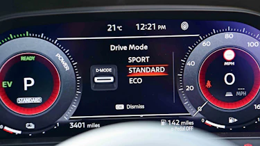 Nissan Juke UK driver's display