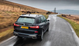 BMW X7 rain