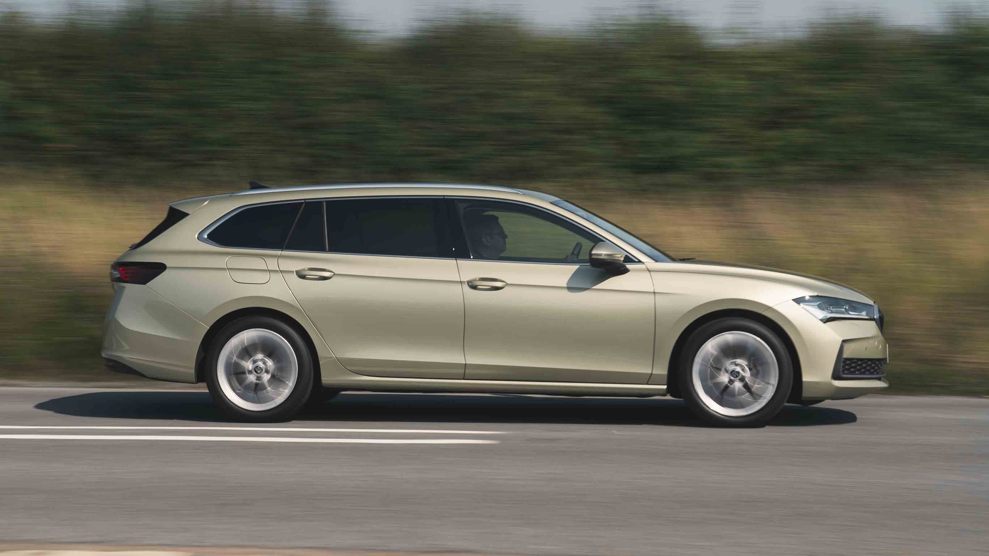 Skoda Superb Estate side profile