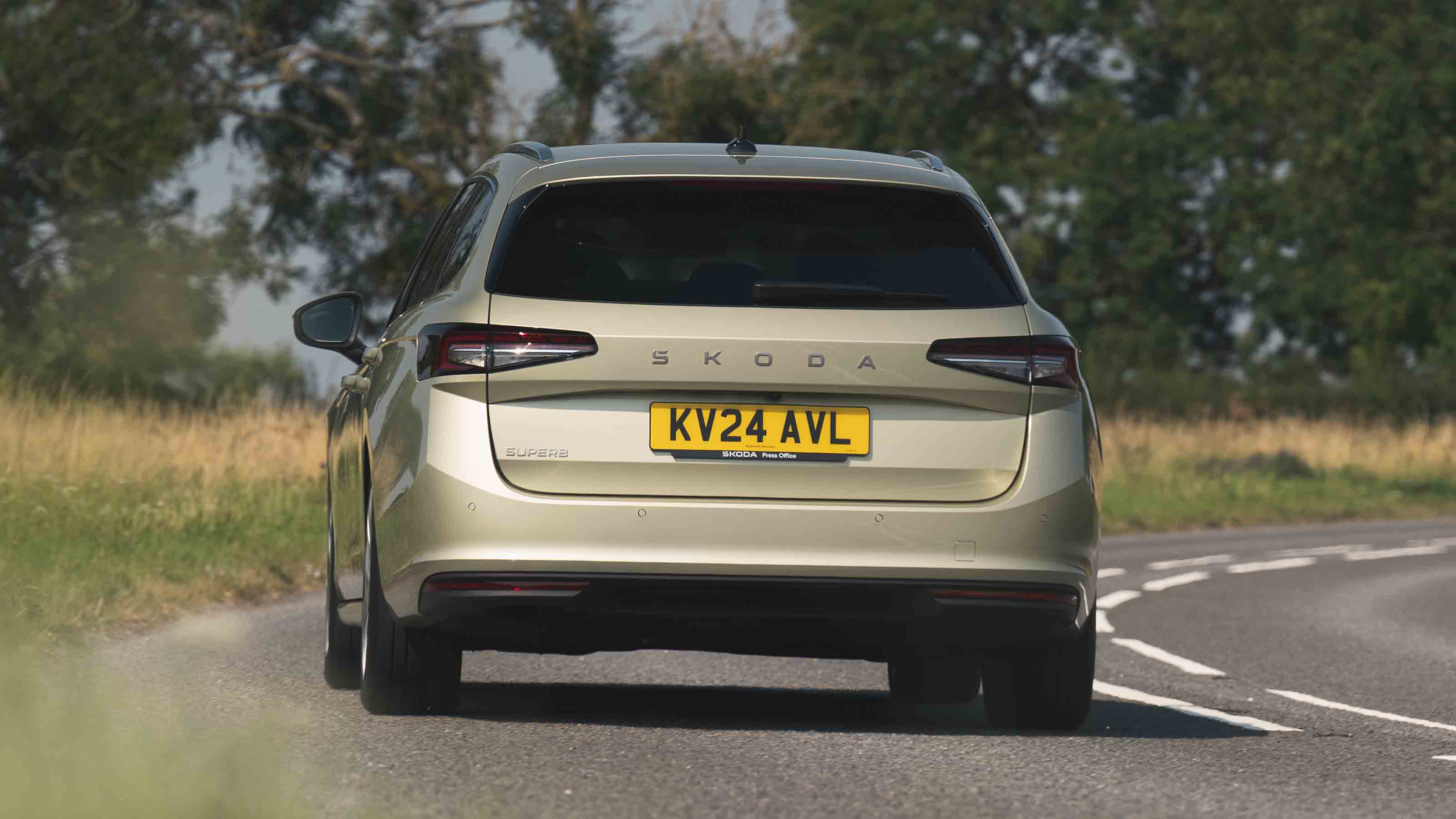 Skoda Superb Estate rear