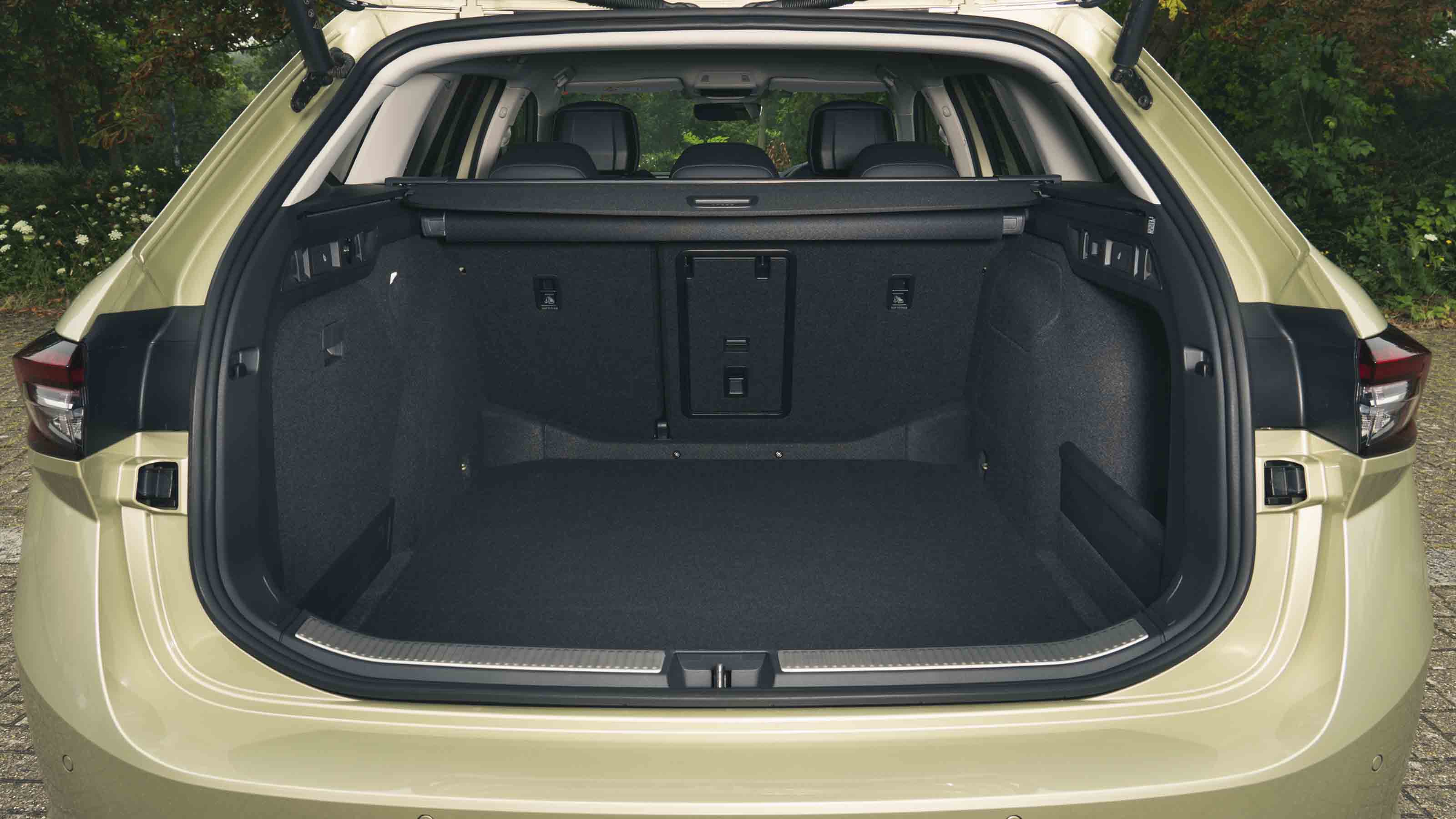 Skoda Superb Estate boot space