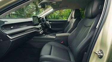 Skoda Superb Estate front seats