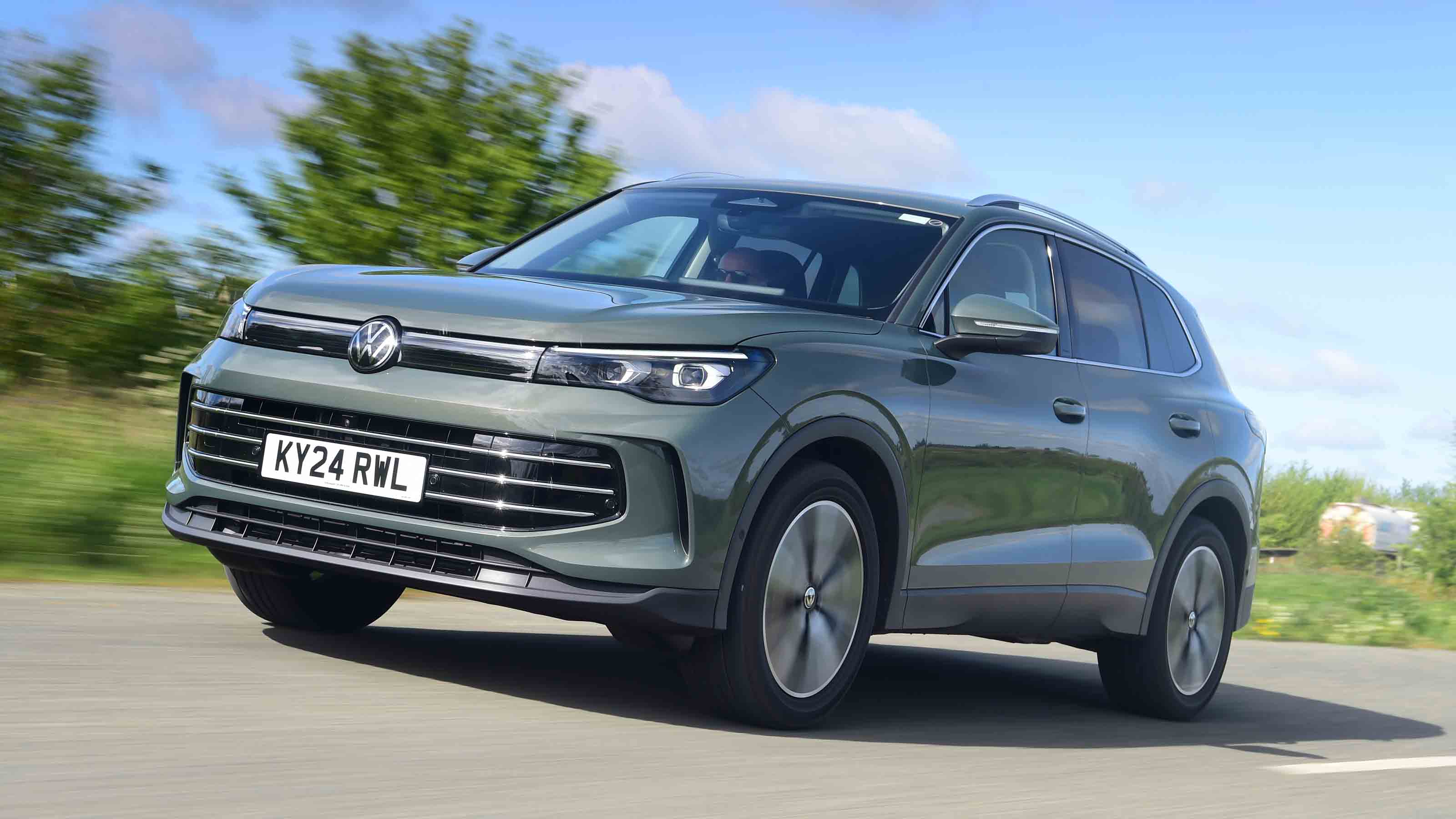VW Tiguan front quarter