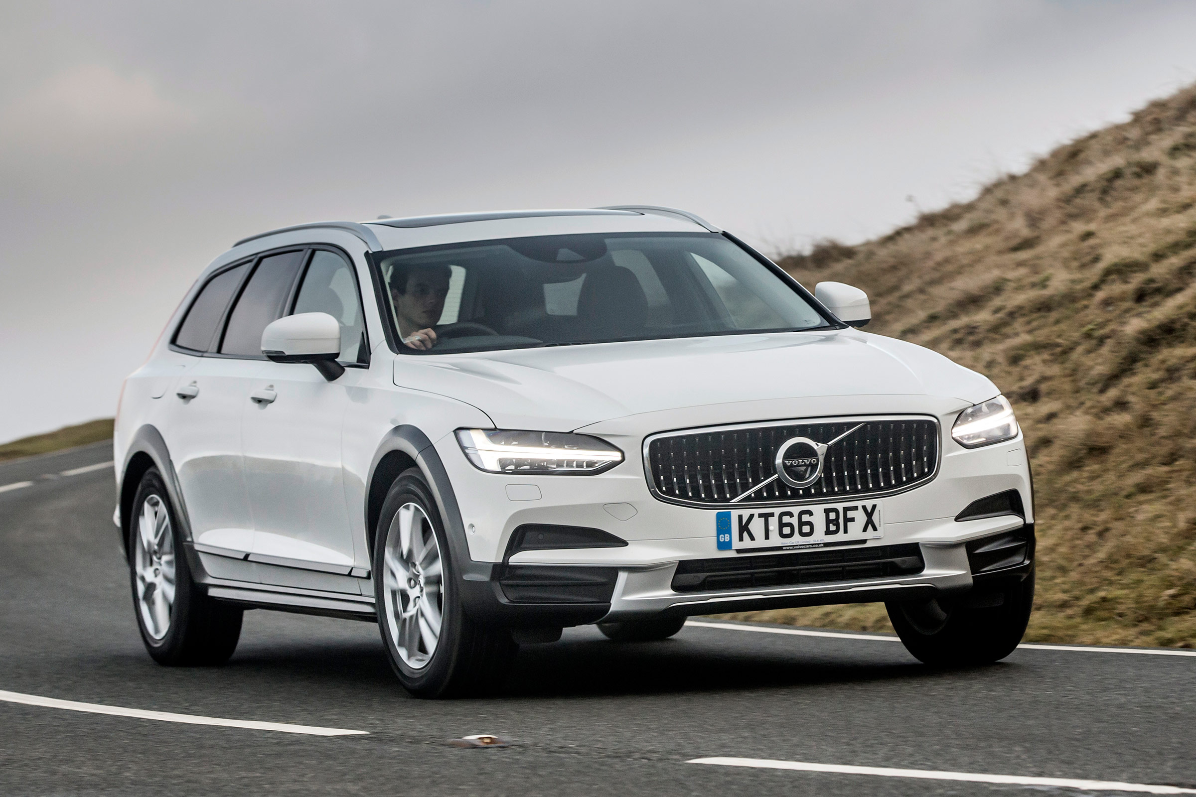 Volvo V90 Cross Country