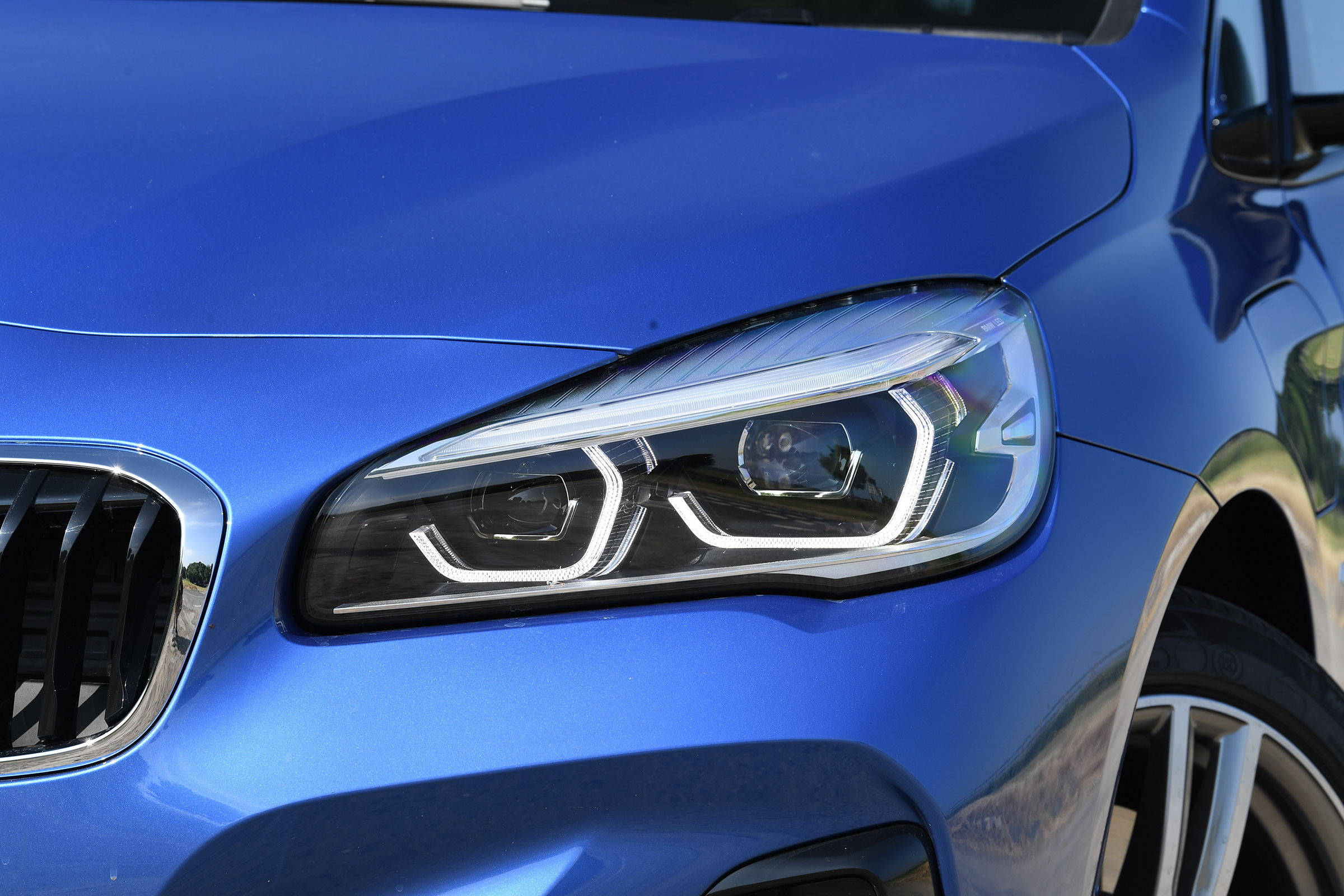 BMW 2 Series Active Tourer MPV headlights
