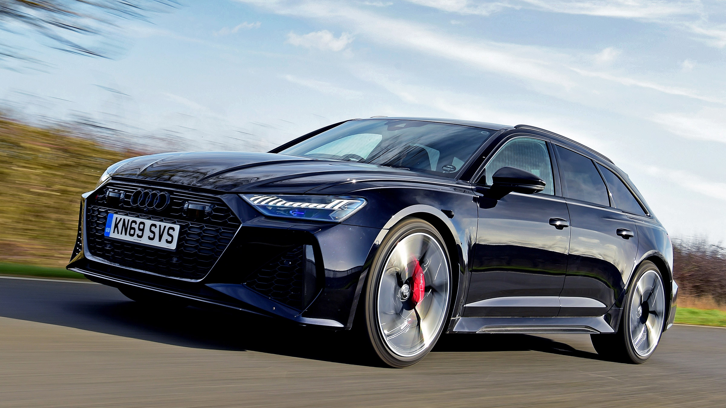 Audi RS6 Avant front tracking