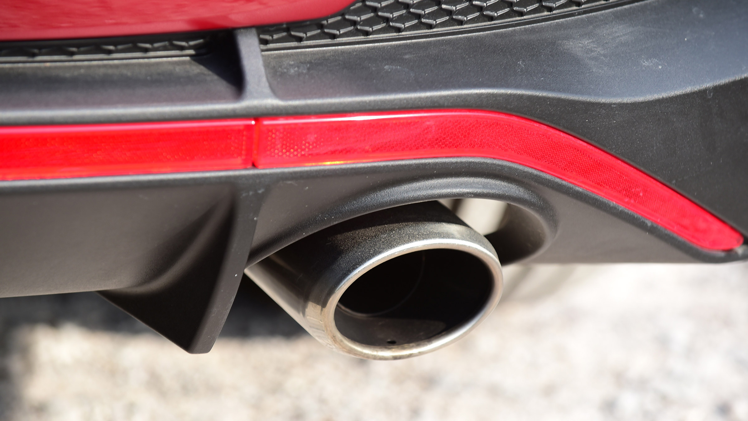Hyundai i30 Fastback N Line tailpipe