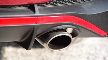 Hyundai i30 Fastback N Line tailpipe