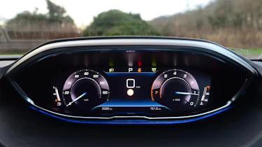 Peugeot 3008 SUV digital instruments