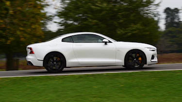 Polestar 1 coupe side panning