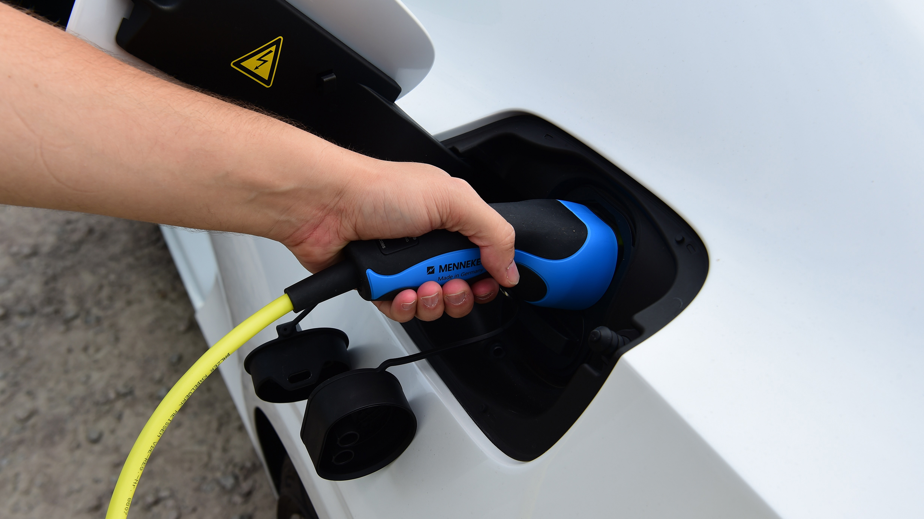 Polestar 1 coupe charging cable