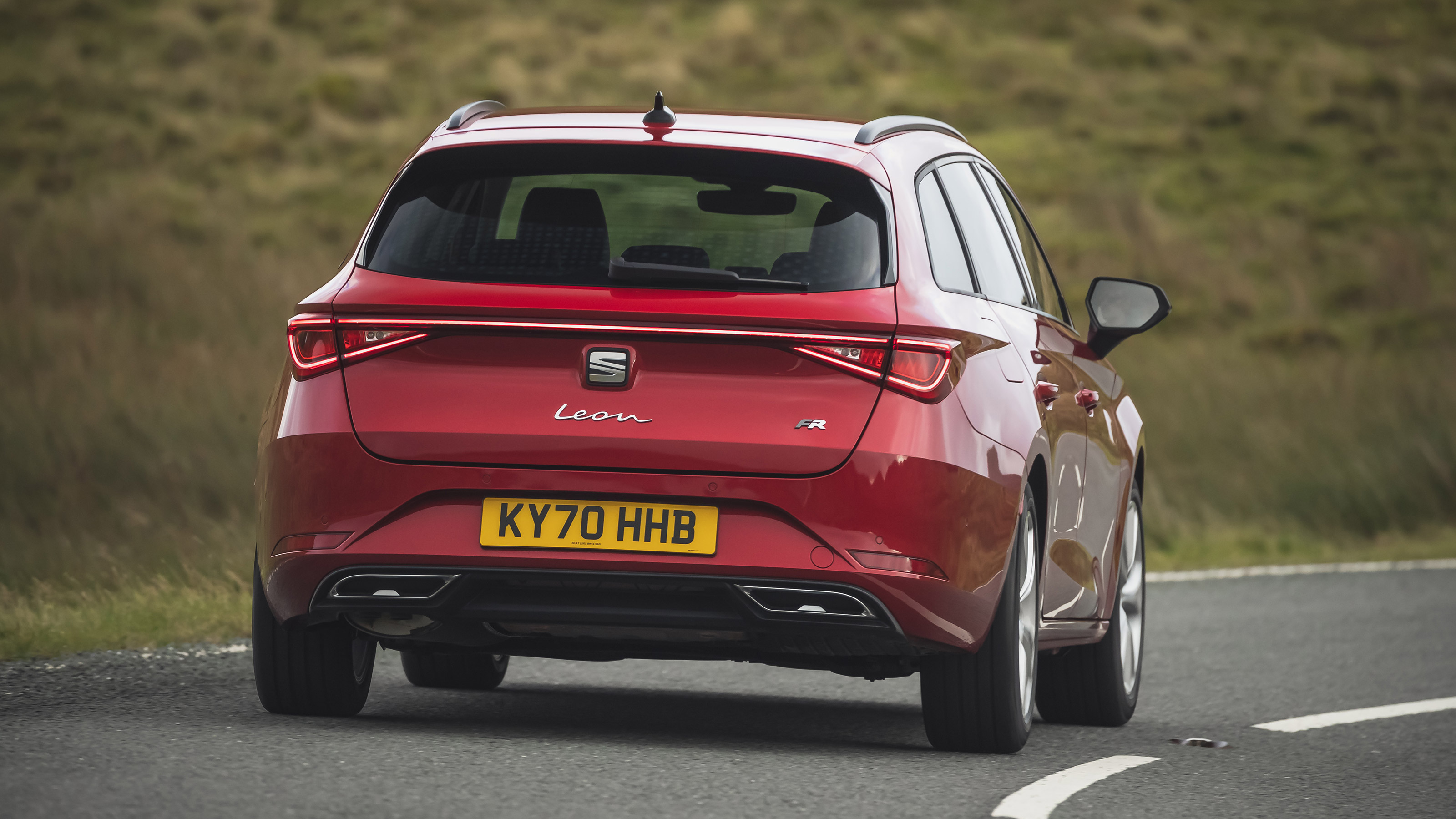 SEAT Leon Estate rear cornering