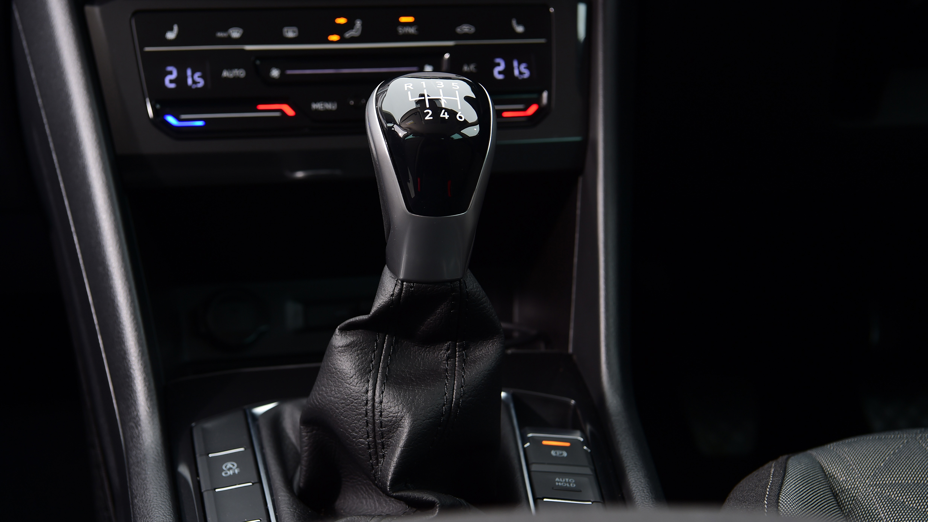 VW Tiguan gearlever
