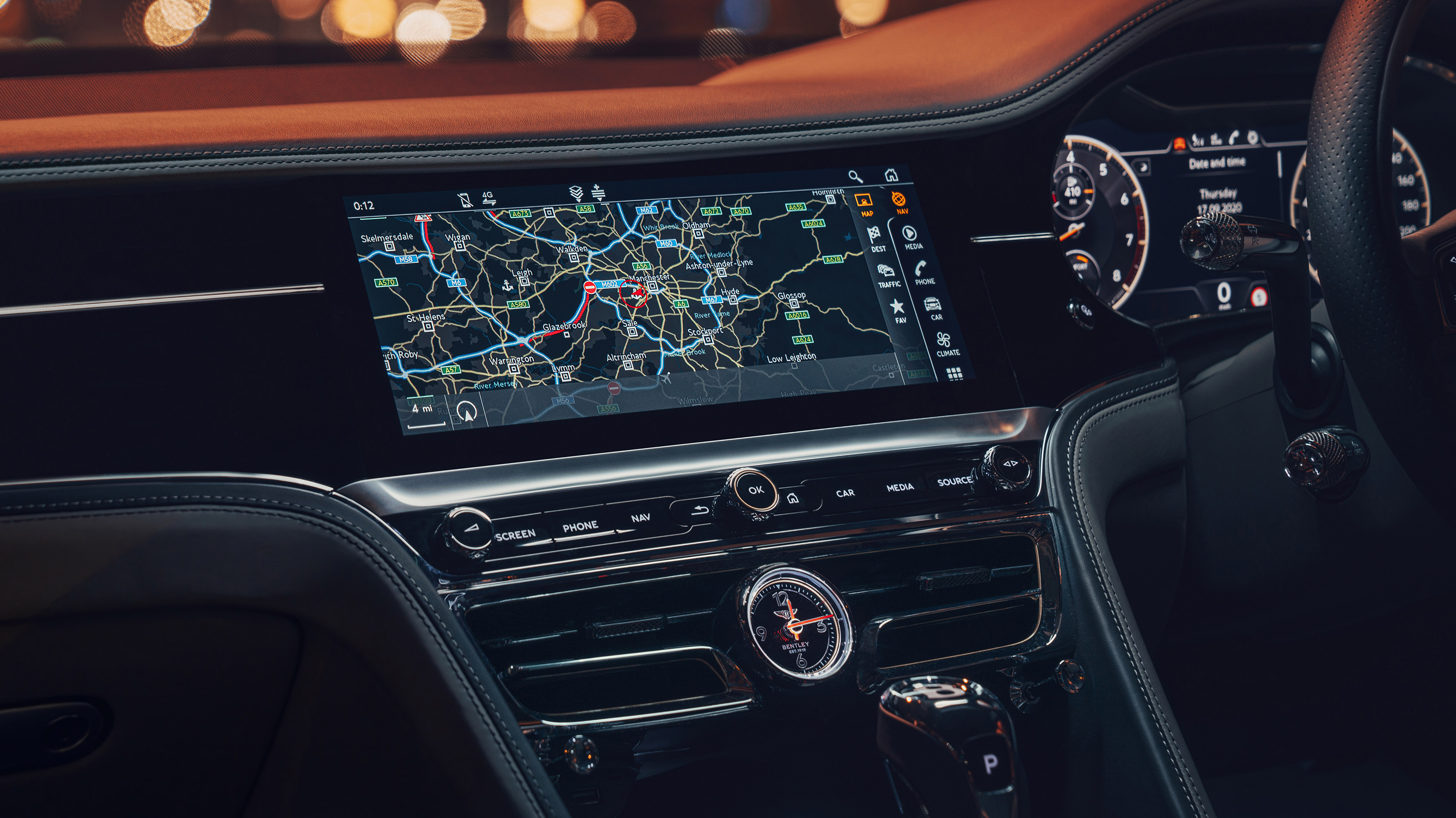 Bentley Continental Flying Spur saloon dashboard
