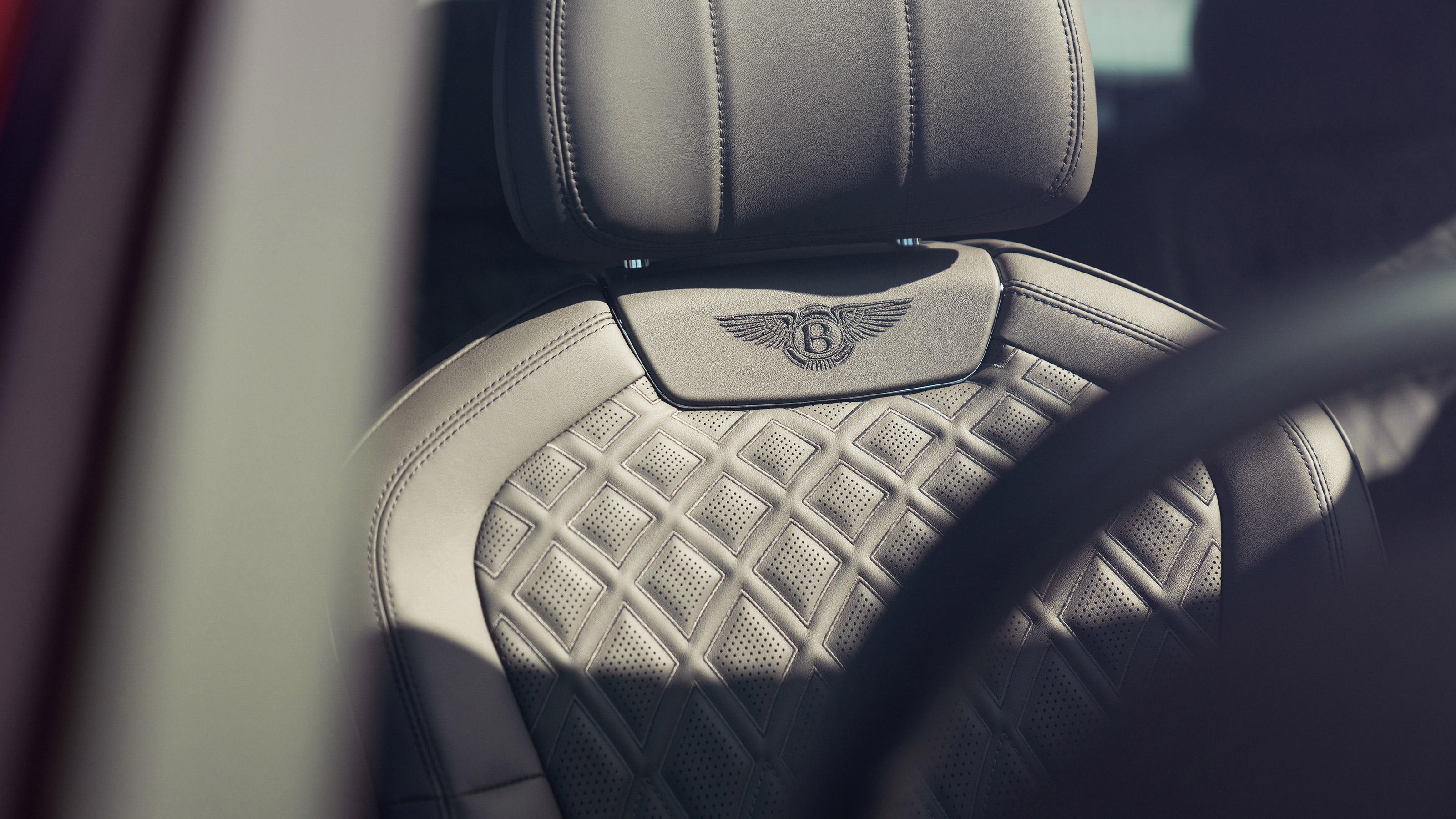 Bentley Continental Flying Spur saloon front seats