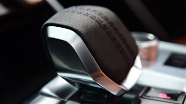 Jaguar XF saloon gearlever