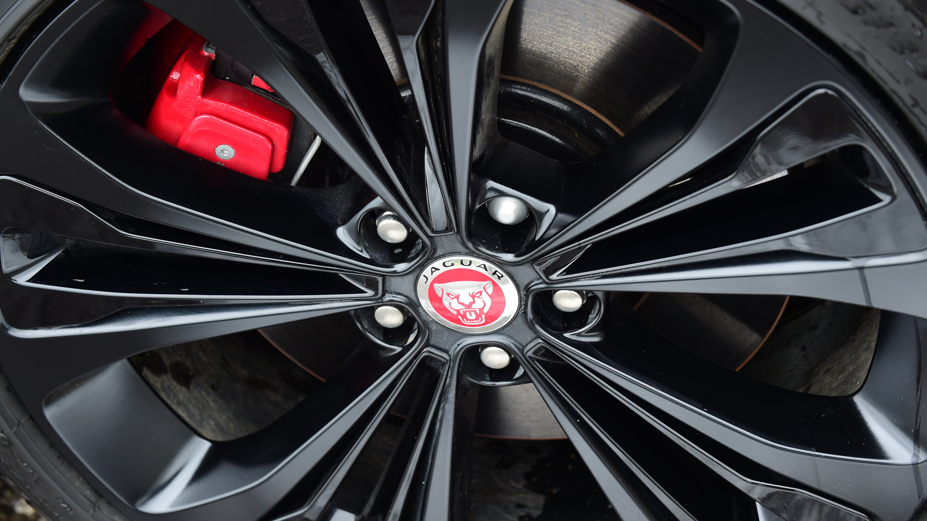 Jaguar XF saloon alloy wheels