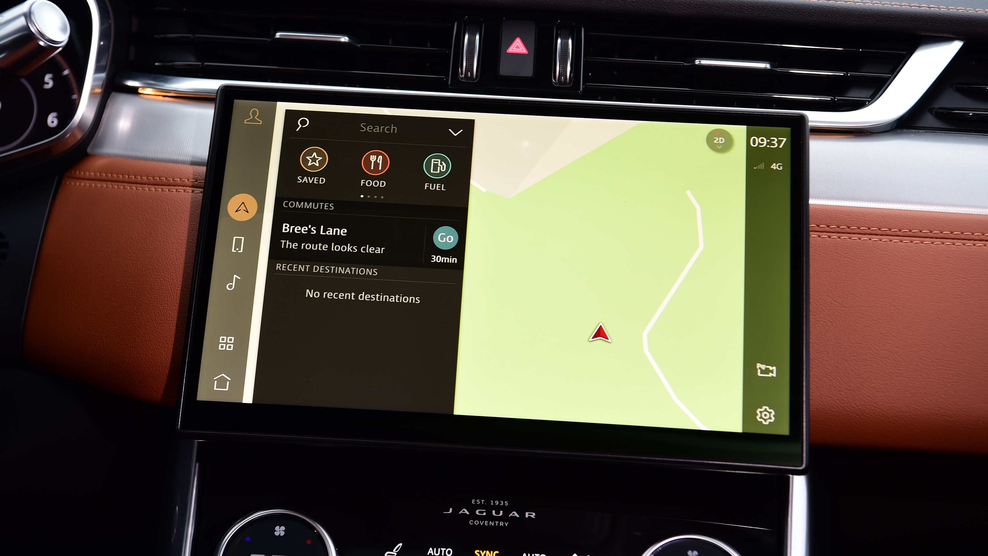 Jaguar XF saloon sat nav