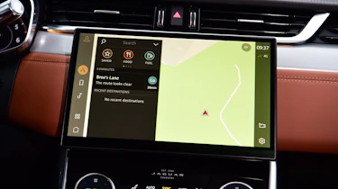 Jaguar XF saloon sat nav