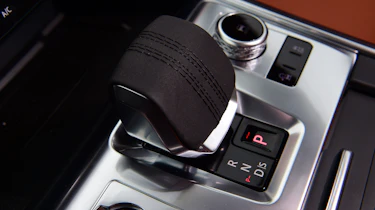 Jaguar XF saloon gear selector