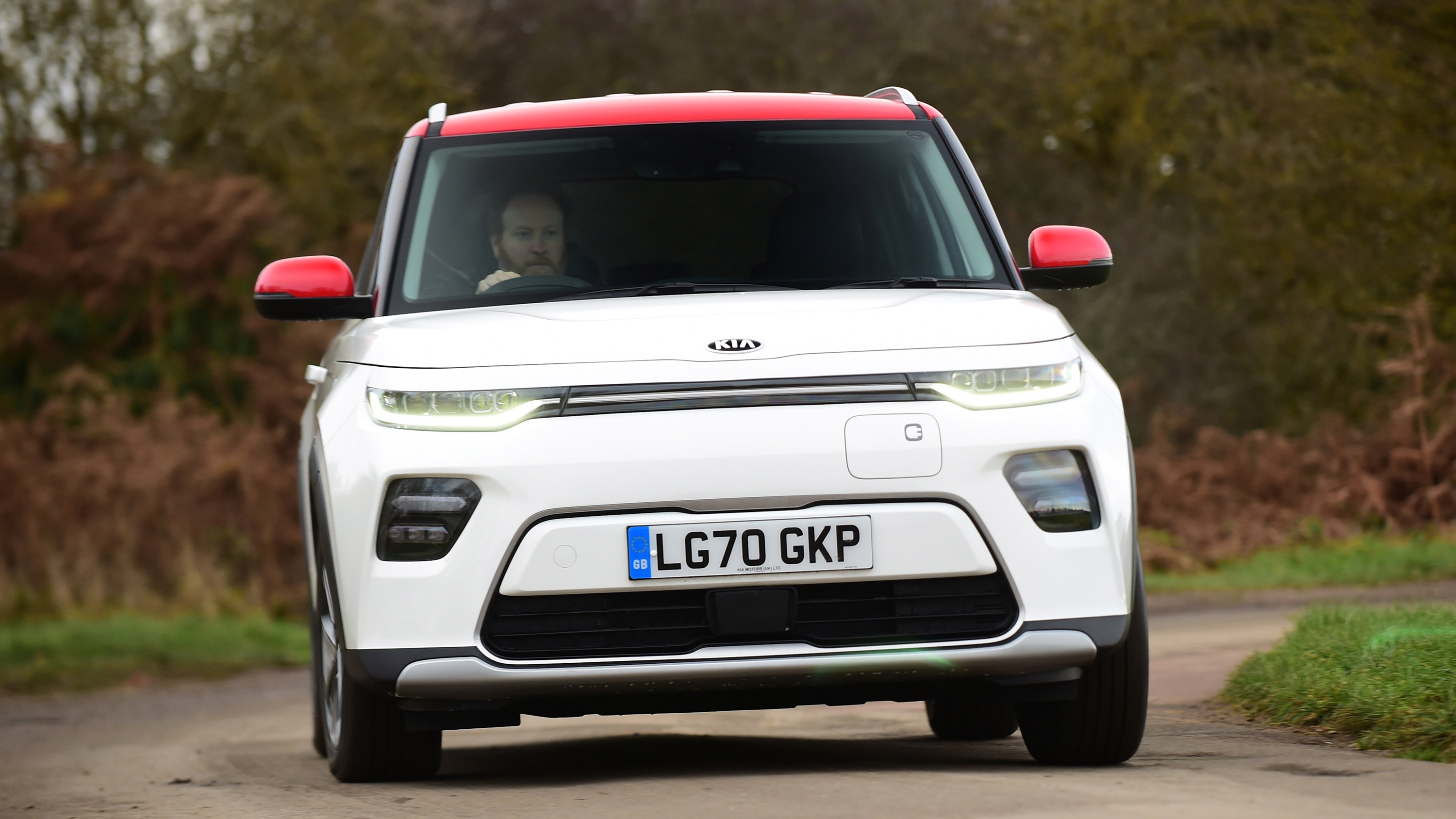 Kia Soul EV hatchback front cornering