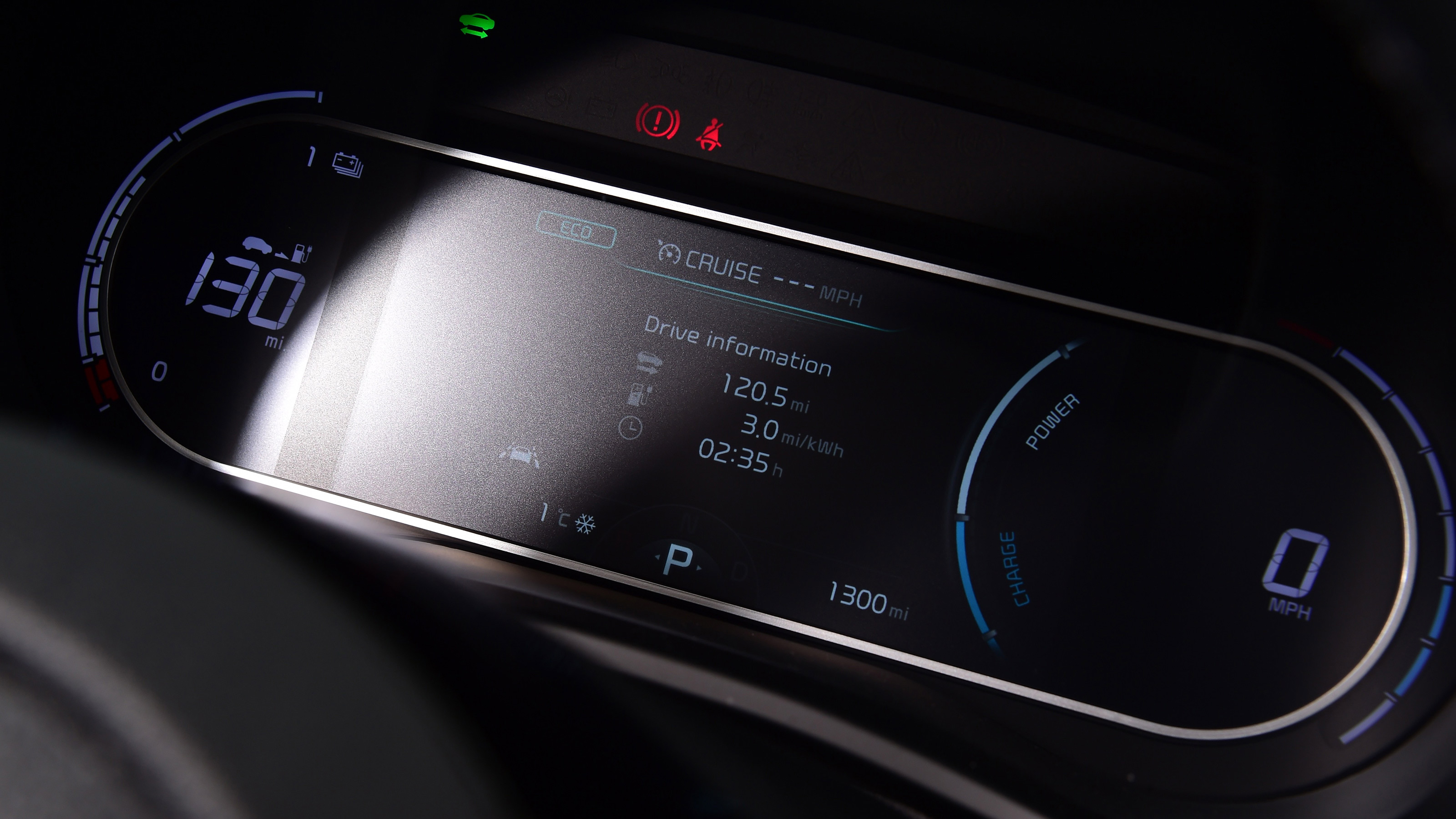 Kia Soul EV hatchback instruments