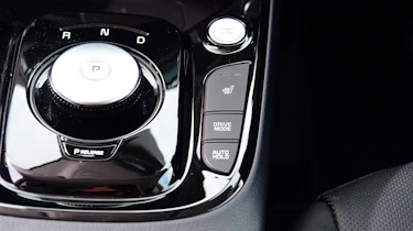 Kia Soul EV hatchback controls