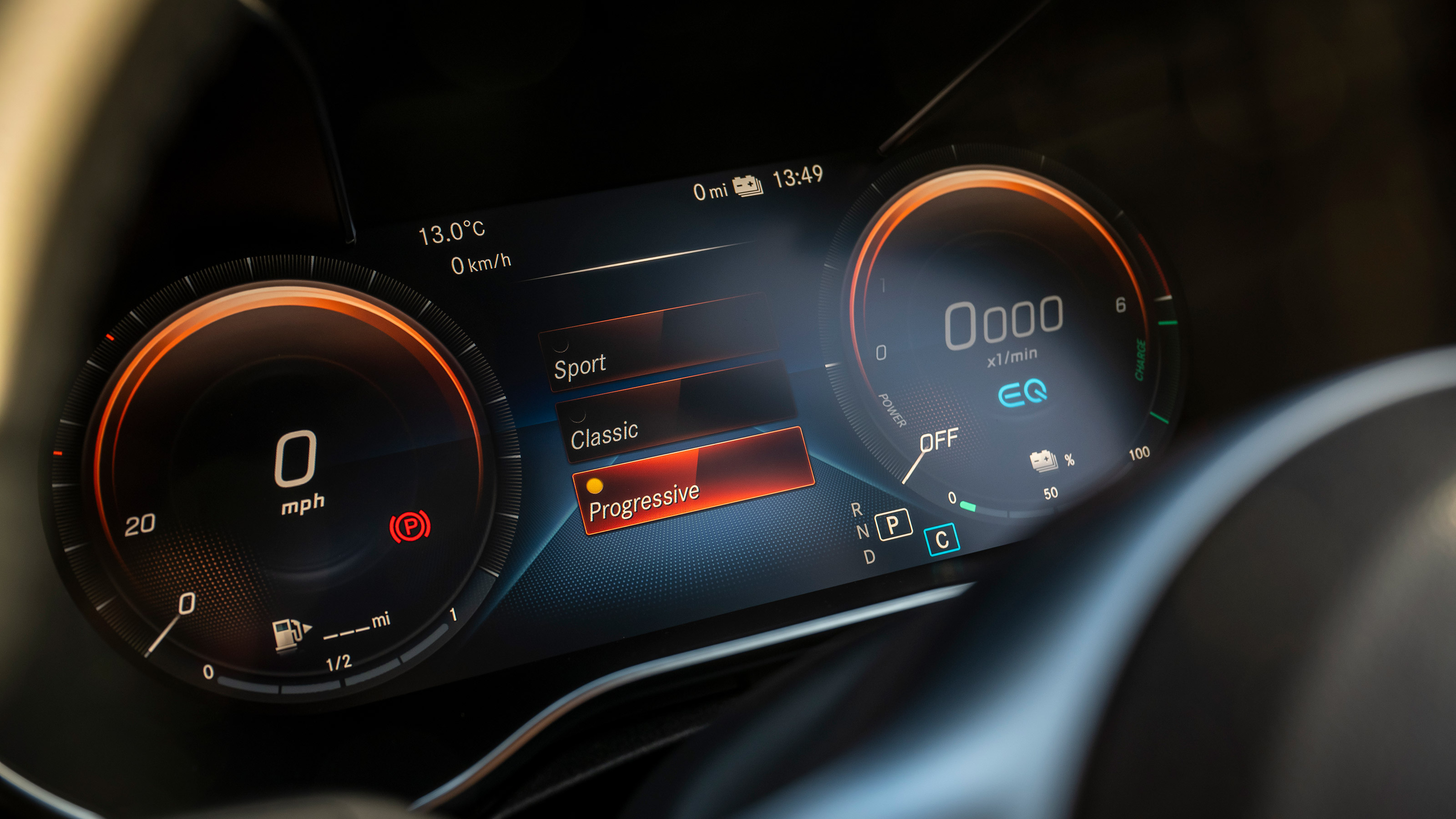 Mercedes C-Class saloon digital instruments