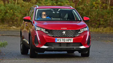 Peugeot 5008 SUV front cornering