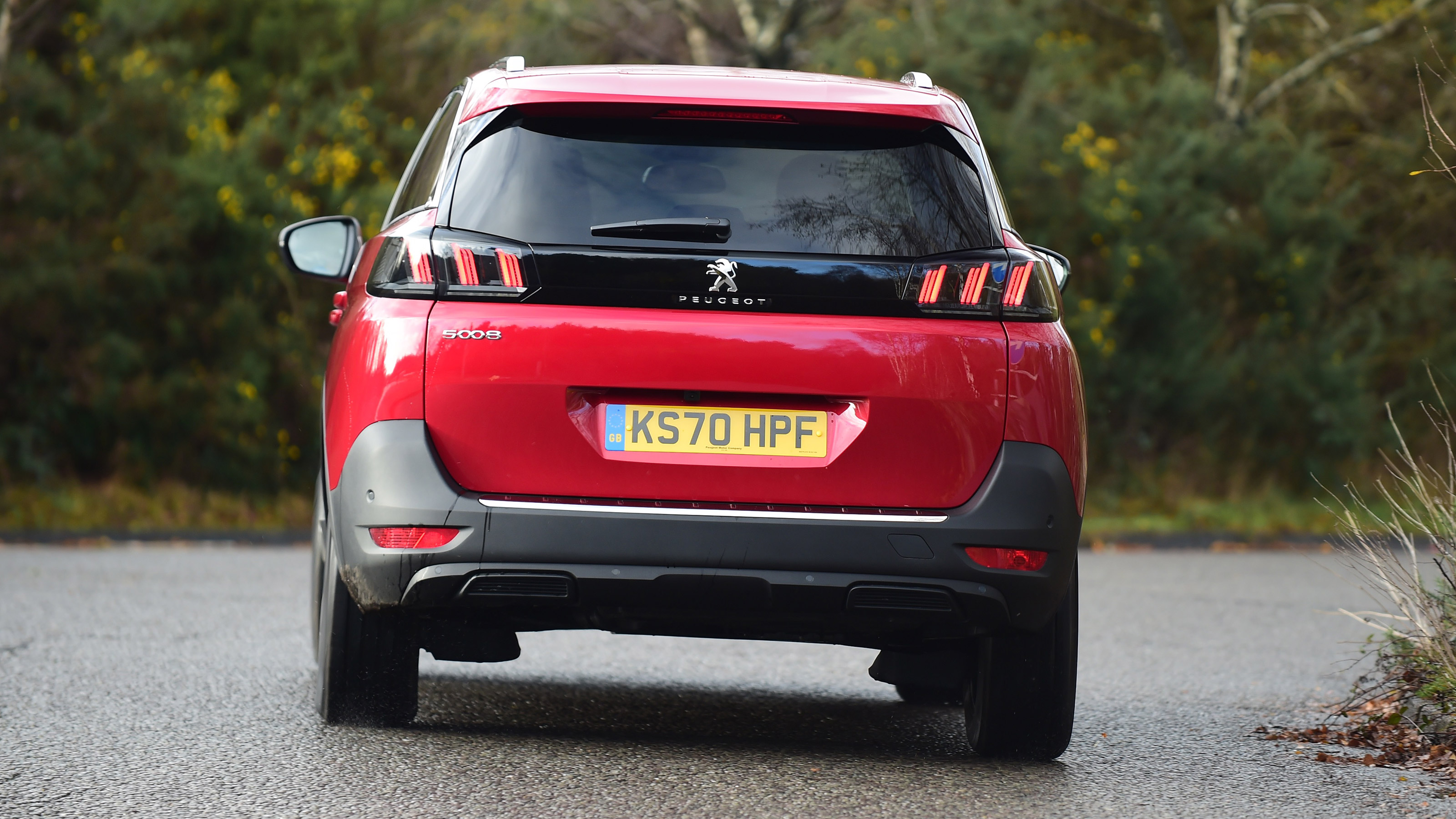Peugeot 5008 SUV rear cornering