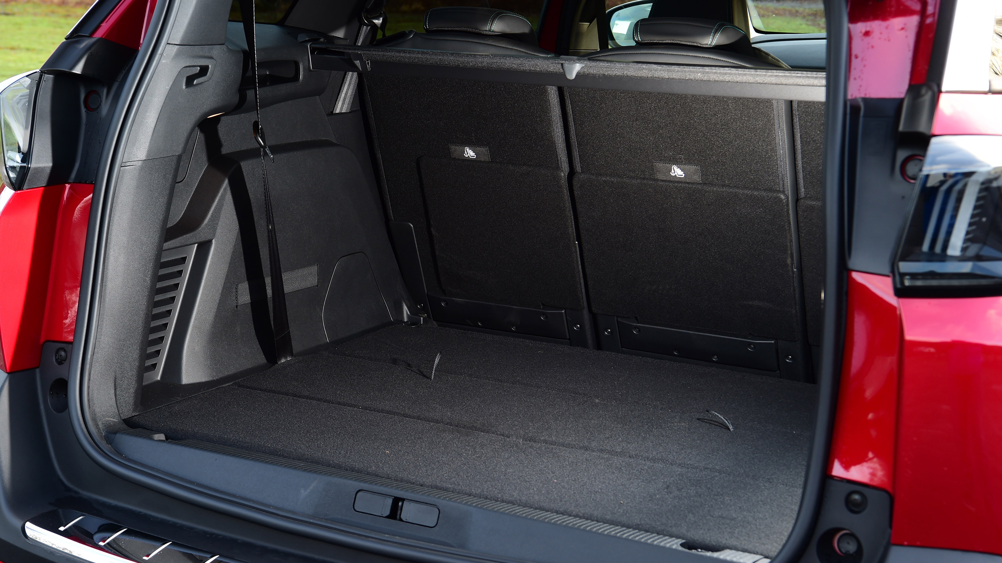 Peugeot 5008 SUV boot