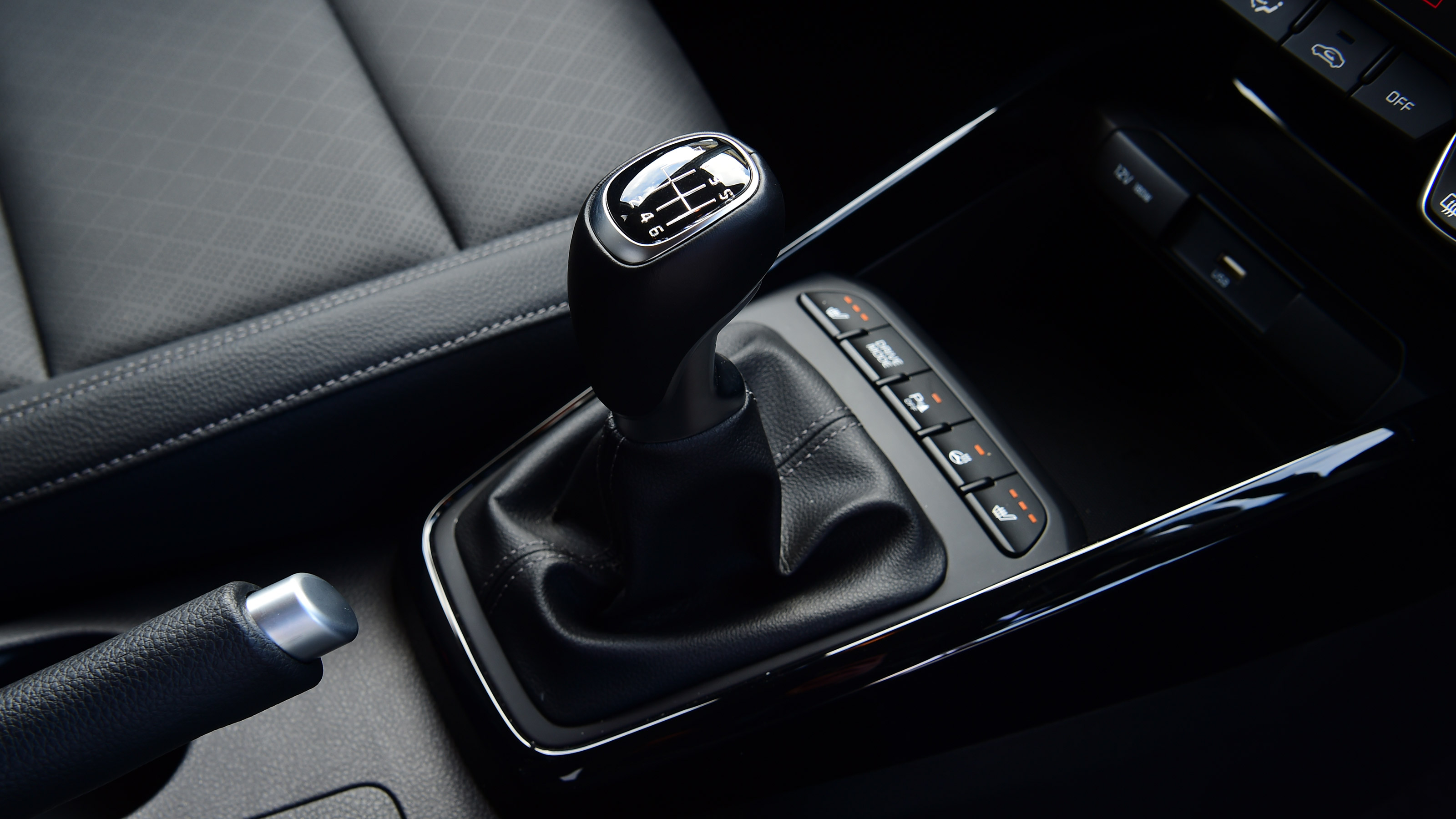 Kia Rio hatchback gearlever