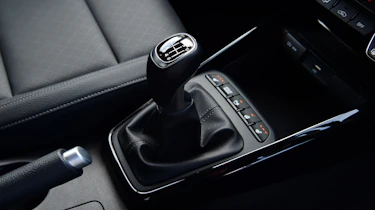Kia Rio hatchback gearlever