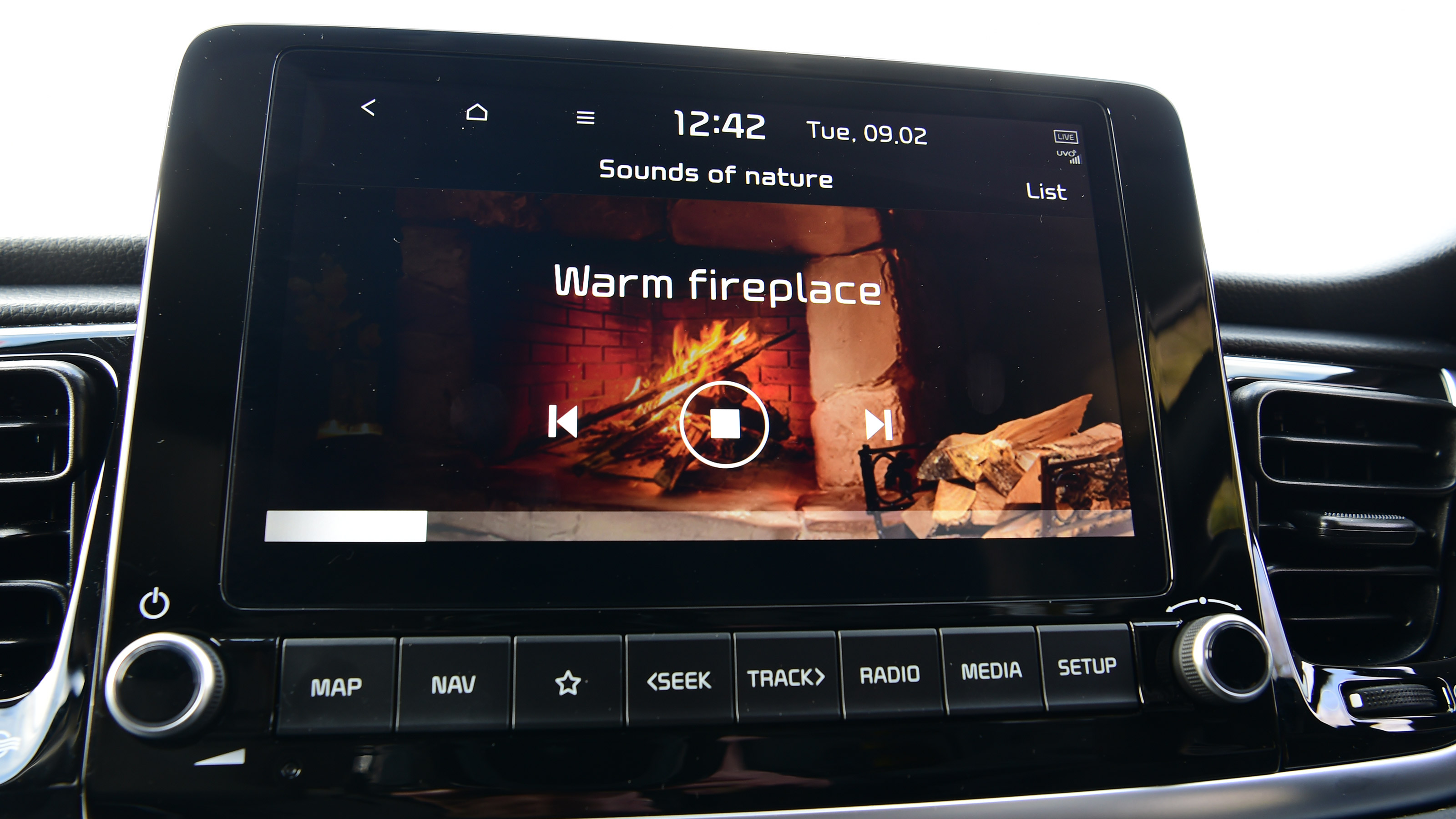 Kia Rio hatchback media