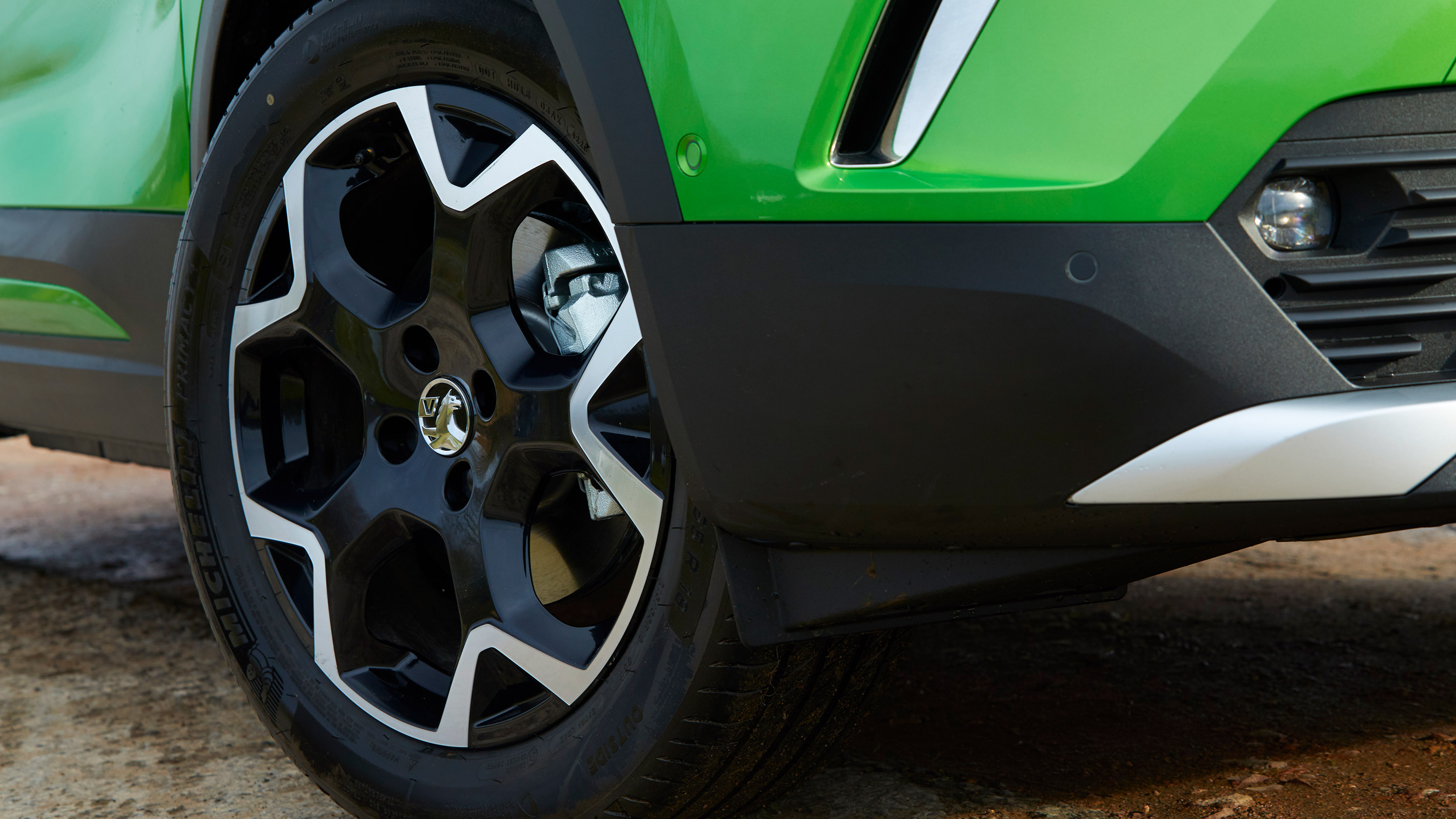 Vauxhall Mokka-e alloy wheel