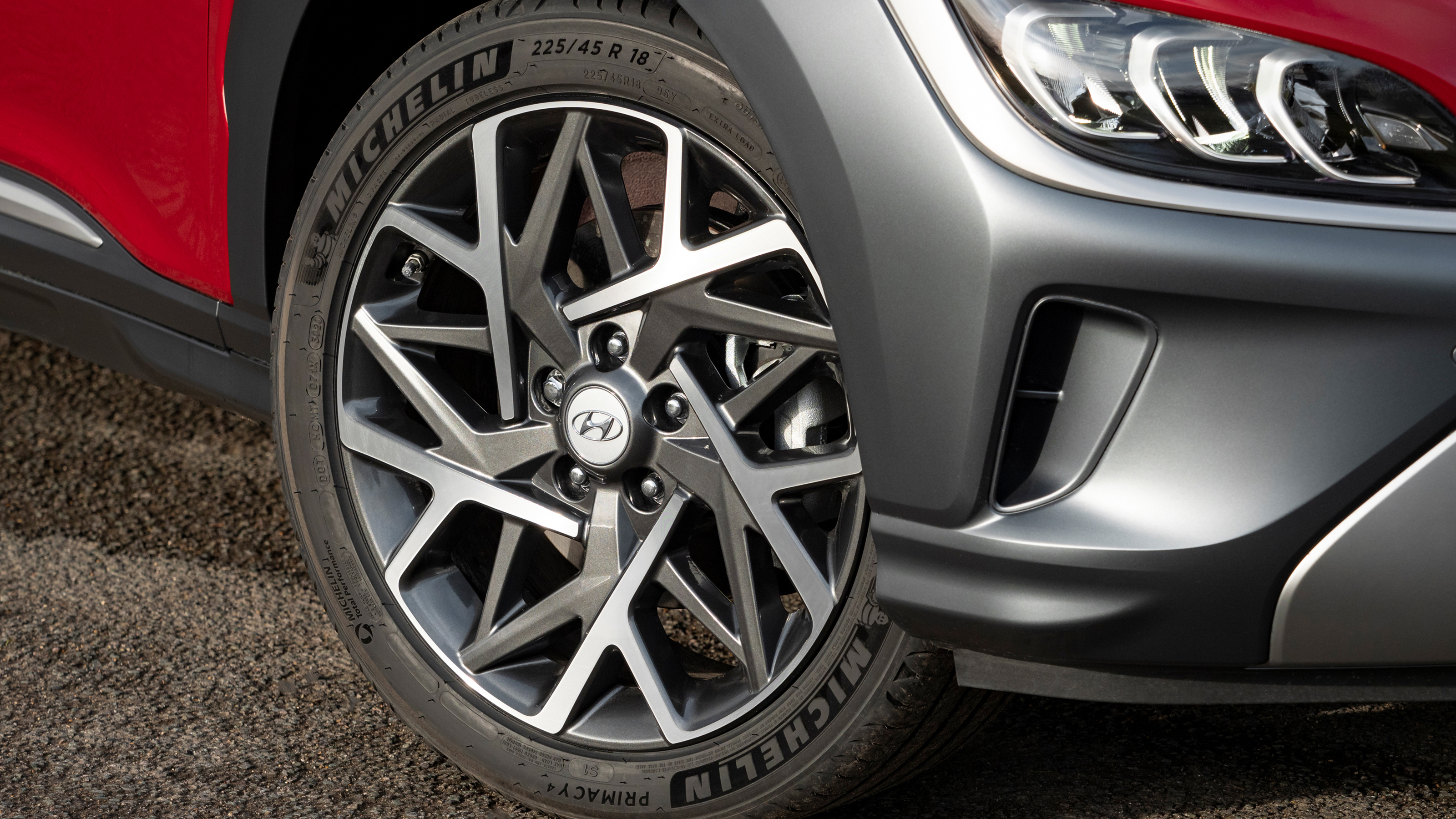 Hyundai Kona Hybrid SUV alloy wheels