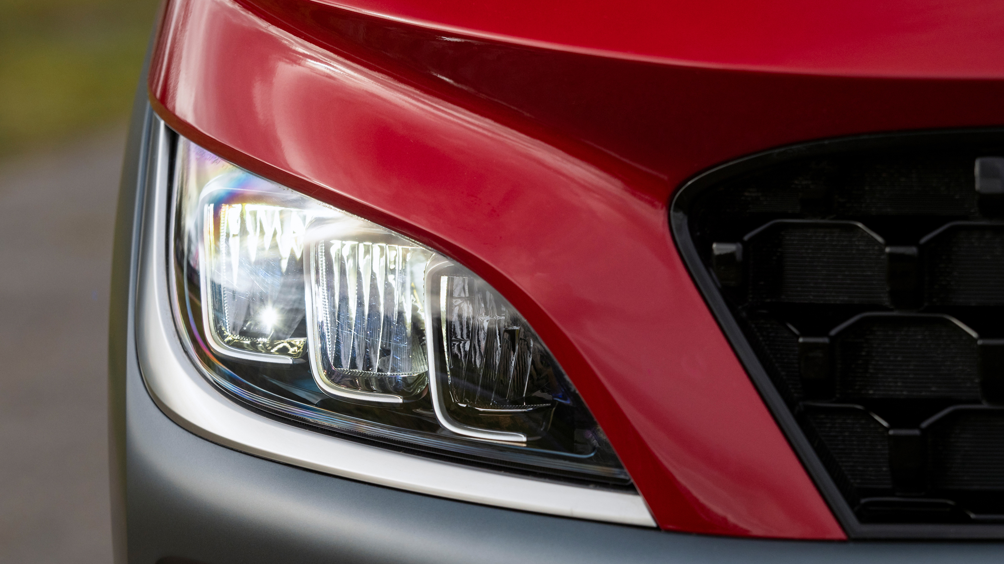 Hyundai Kona Hybrid SUV headlights