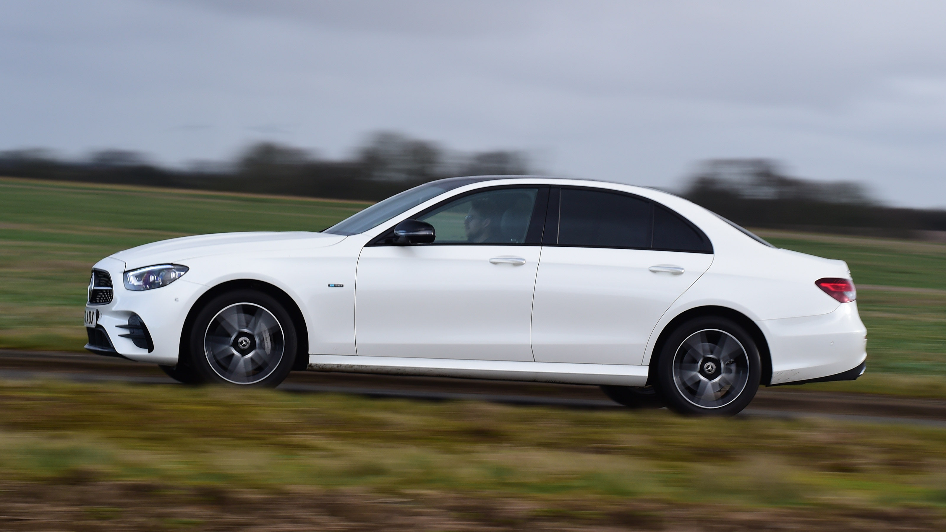 Mercedes E-Class hybrid side panning