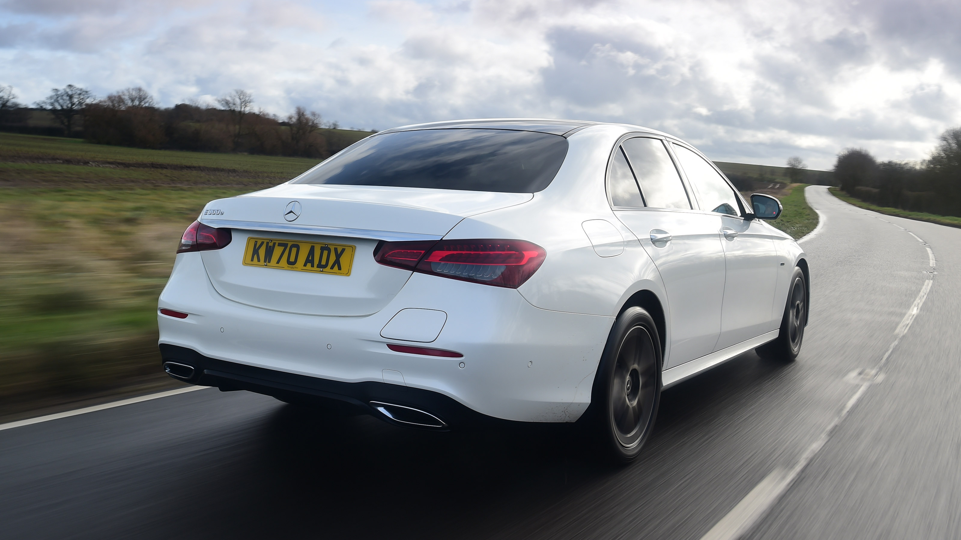 Mercedes E-Class hybrid rear 3/4 tracking