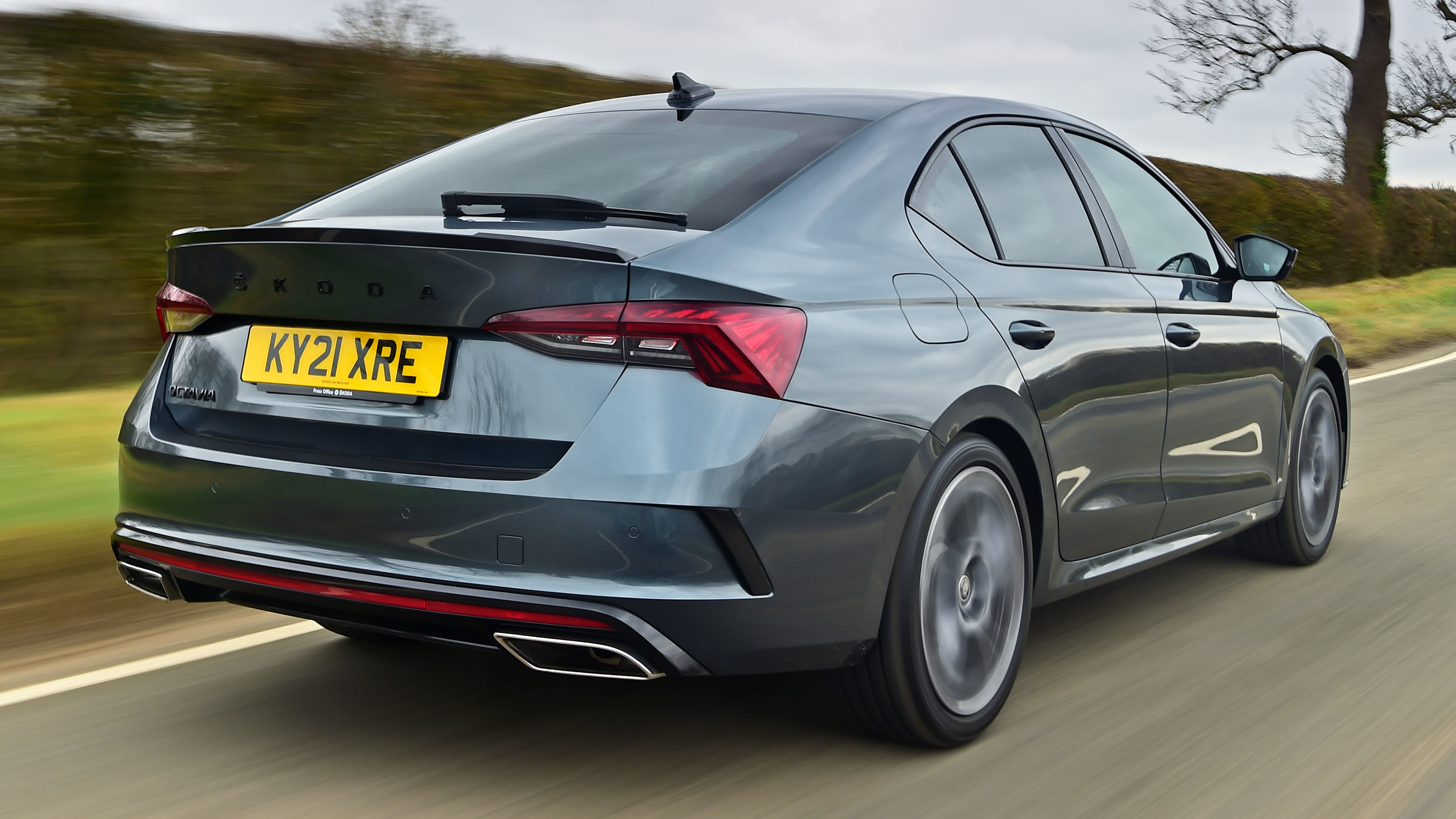 Skoda Octavia vRS hatchback rear 3/4 tracking