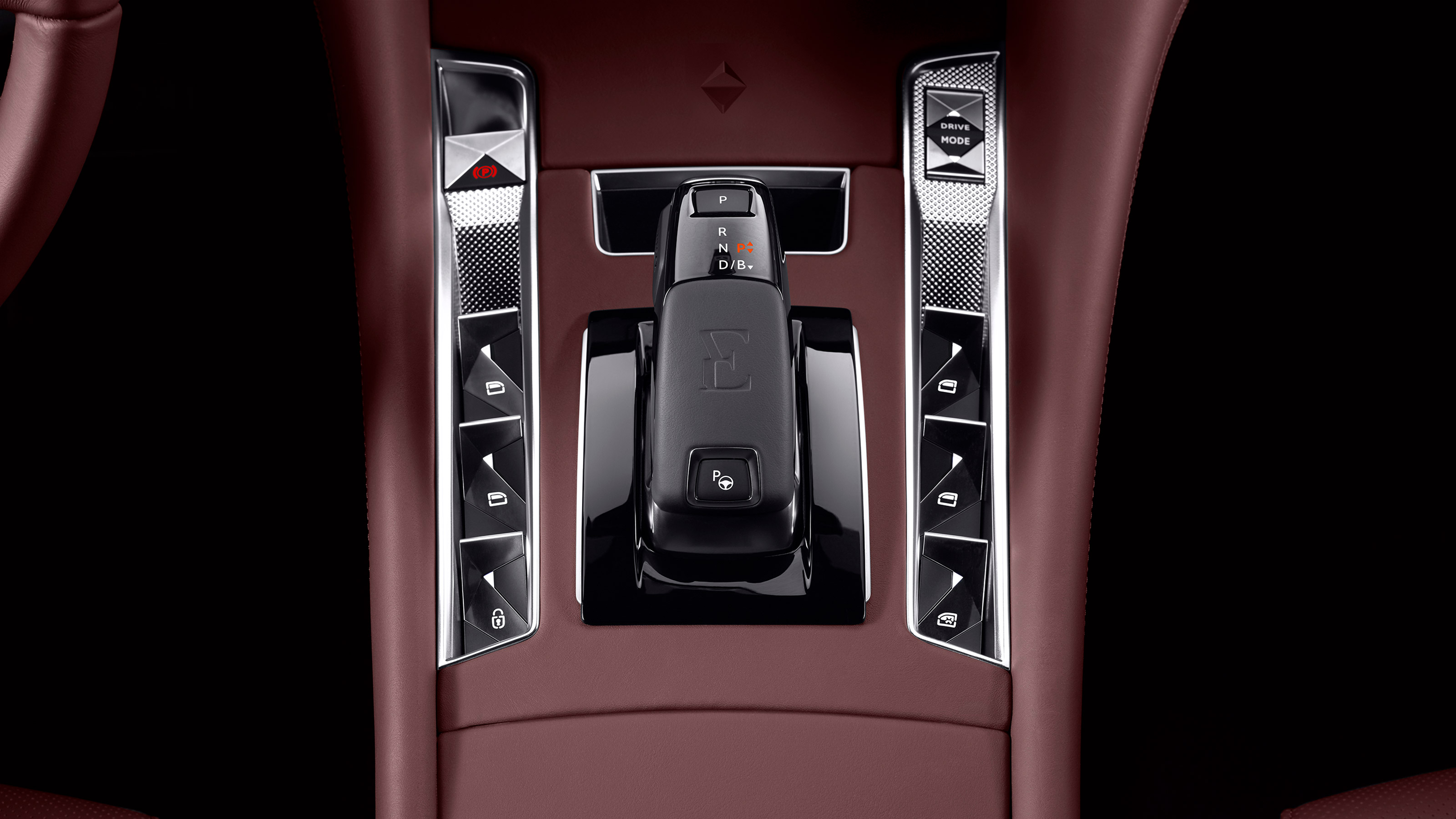 2021 DS 9 saloon - centre console 