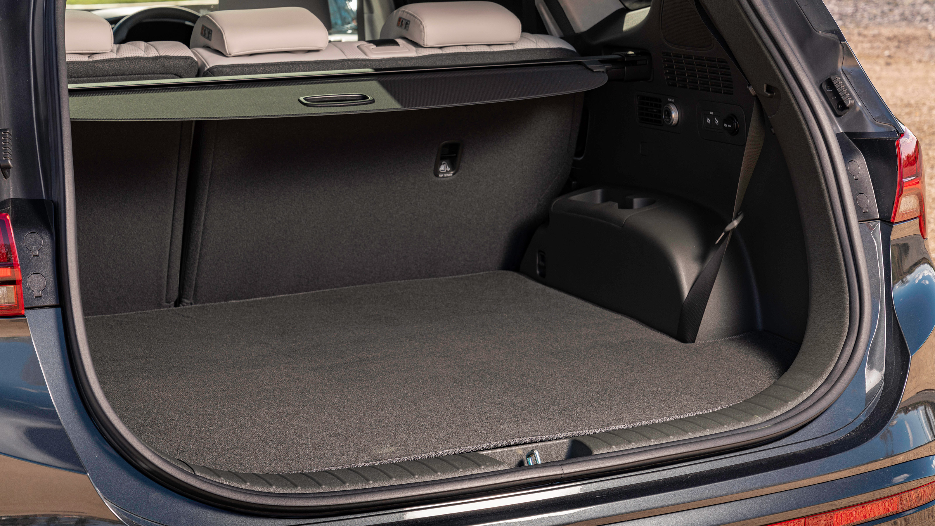 Hyundai Santa Fe SUV boot
