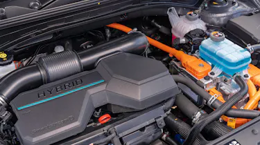 Hyundai Santa Fe SUV engine bay
