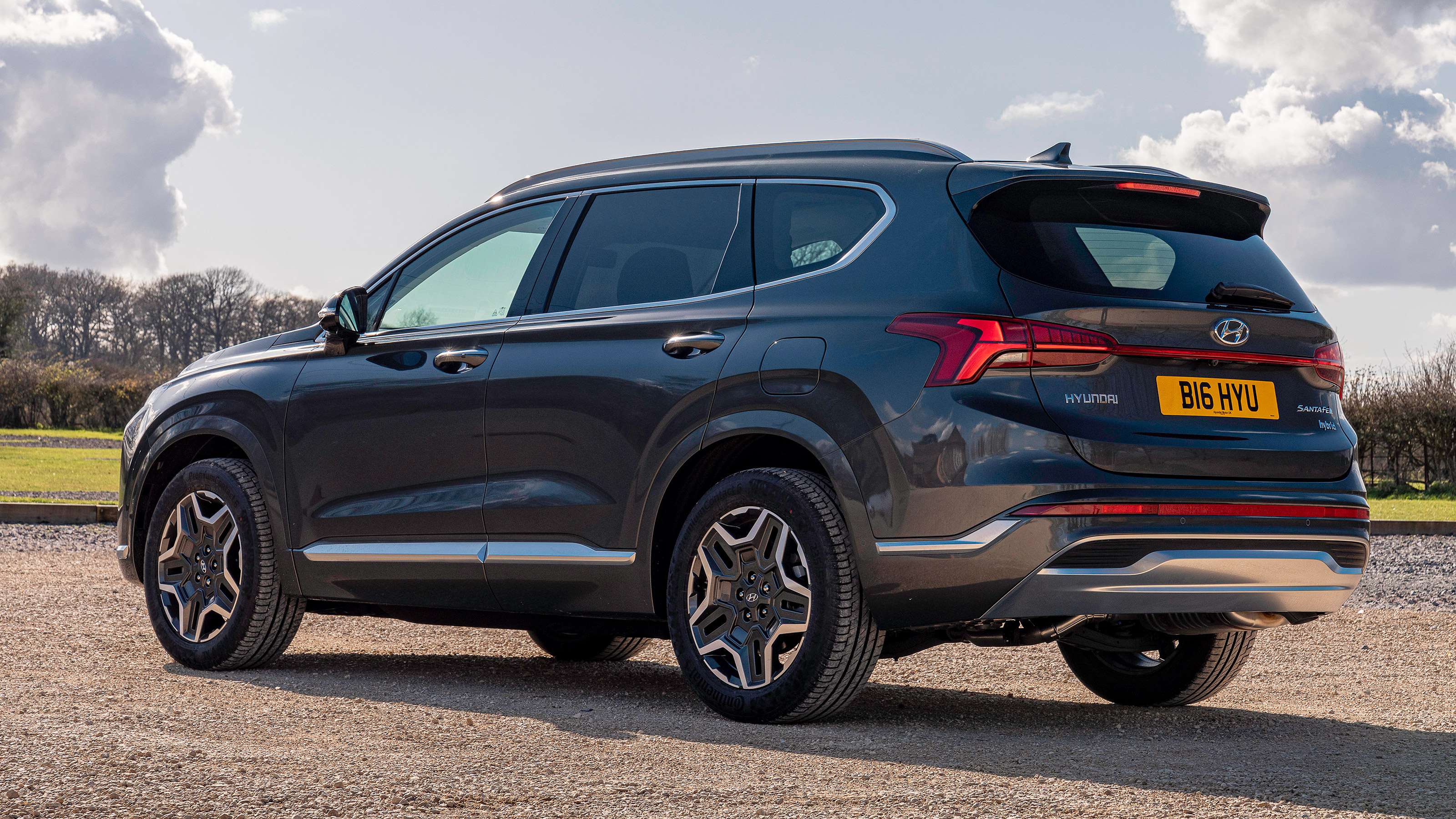 Hyundai Santa Fe SUV rear 3/4 static