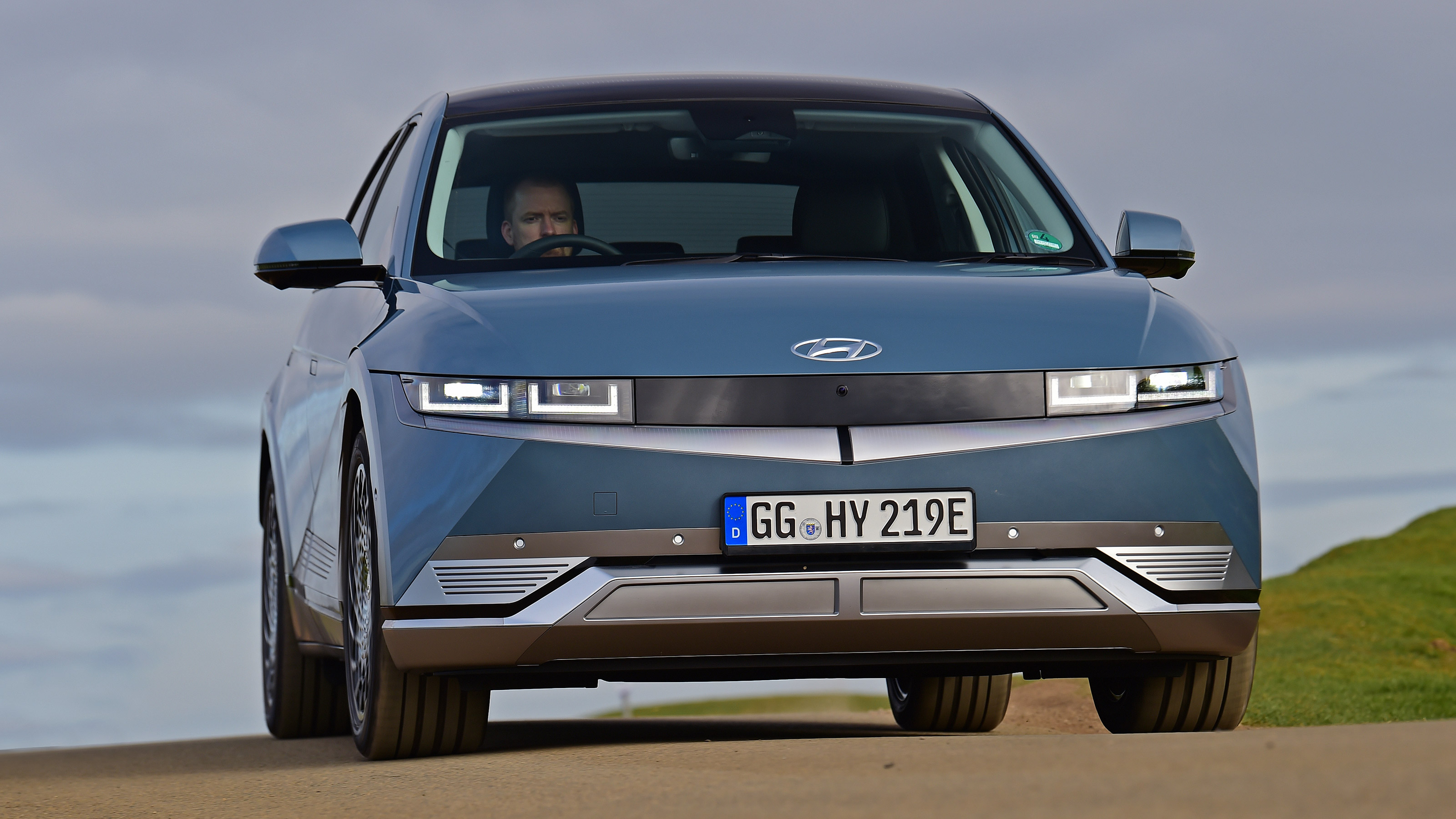 Hyundai Ioniq 5 drive - front dynamic